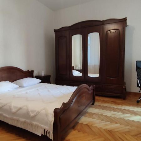 Flat in the city center Odesa Exterior foto